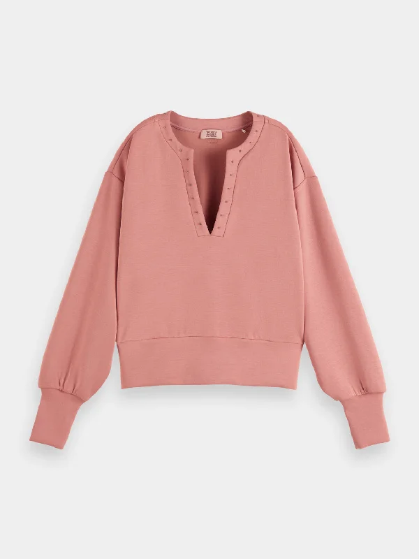 V-neck puff sleeved sweatshirt